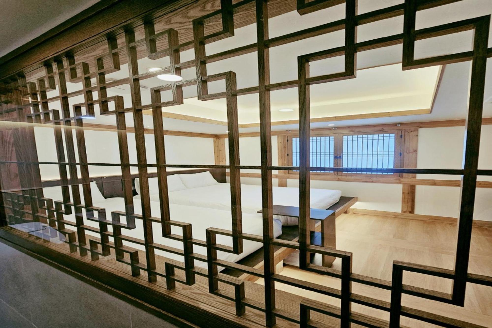 Hanok Daam *